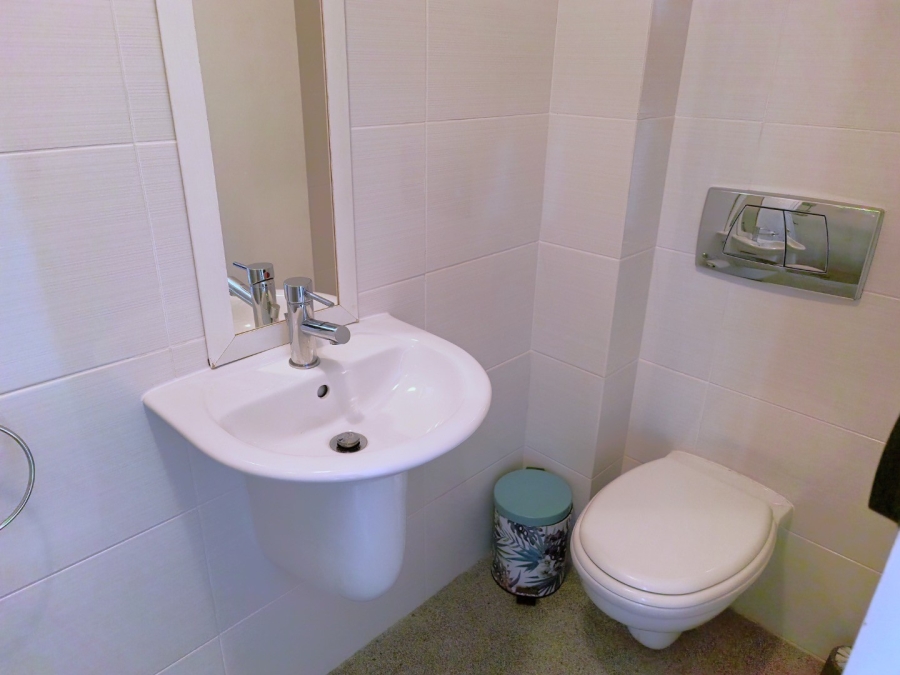 To Let 2 Bedroom Property for Rent in Gardens Western Cape